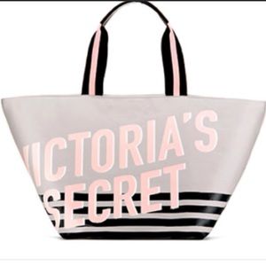 Victoria’s Secret Weekender bag large NWT